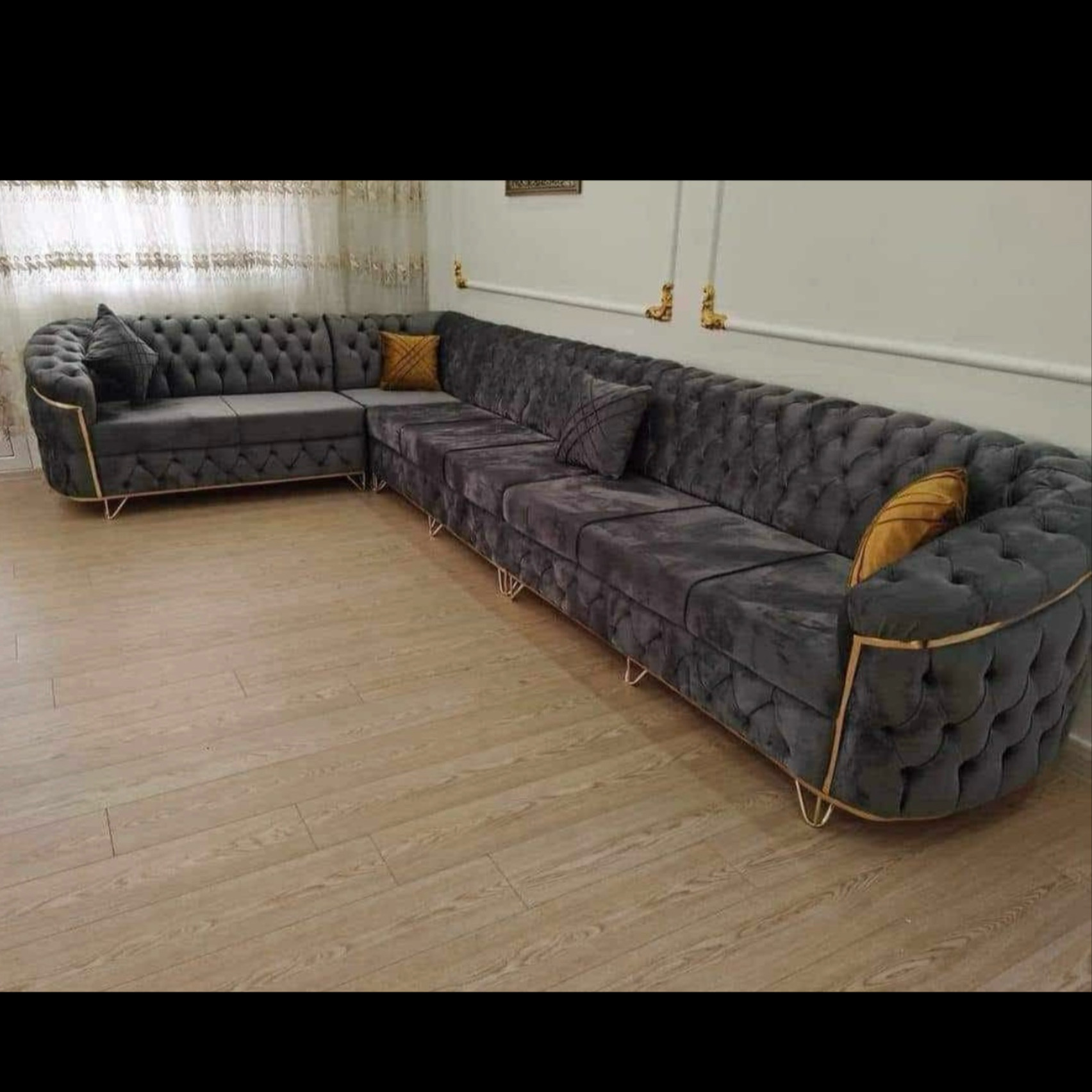 معرض الأثاث